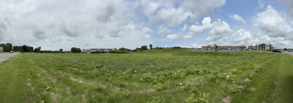 Fairplain Dr, Benton Harbor, MI à vendre - Photo du bâtiment - Image 1 de 5