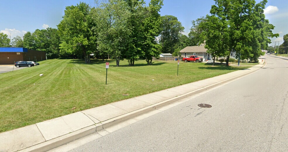 24 Stemmers Run Rd, Essex, MD à vendre - Photo du bâtiment - Image 2 de 2