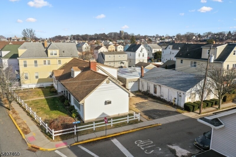 84 Locust Ave, Wallington, NJ à vendre - Photo principale - Image 1 de 21