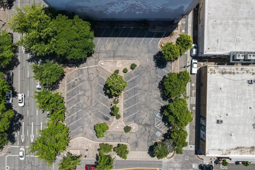 1335 Yuba St, Redding, CA for sale - Aerial - Image 2 of 7