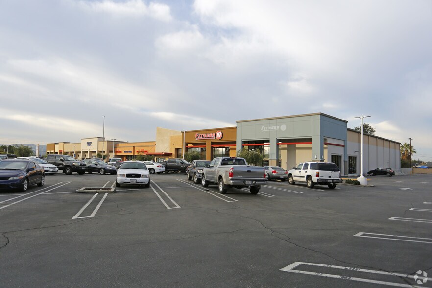 119-207 N Grand Ave, Covina, CA à louer - Photo du bâtiment - Image 2 de 3