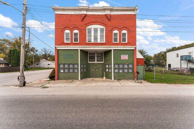 More details for 10 N Bierma St, Wheatfield, IN - Retail for Sale