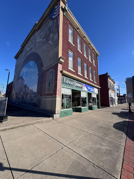 116-120 E Main St, Circleville, OH à louer - Photo principale - Image 1 de 2