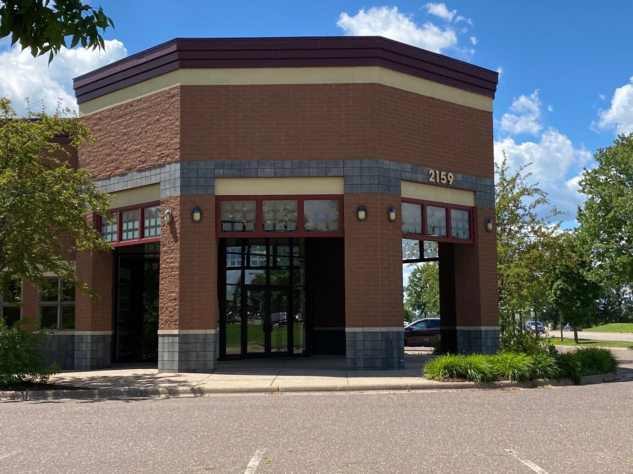 2159 W Curve Crest Blvd, Stillwater, MN for sale Building Photo- Image 1 of 5