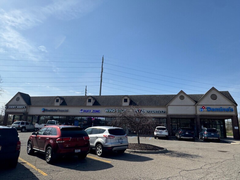 Wayne Plaza portefeuille de 2 propriétés à vendre sur LoopNet.ca - Photo du bâtiment - Image 3 de 10