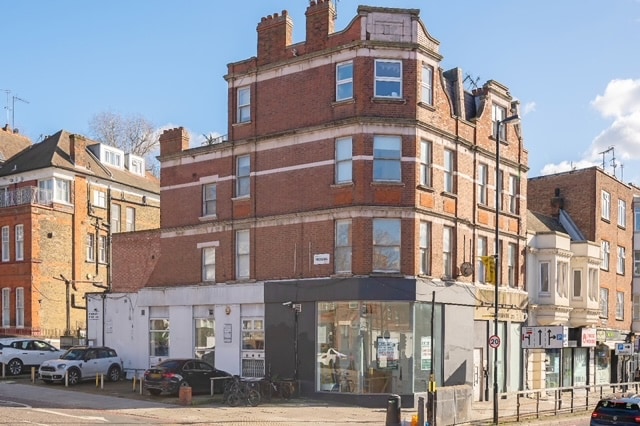 164 Finchley Rd, London for lease - Building Photo - Image 2 of 3
