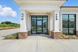 3117 Bailey, Suite 105 Dr, Fort Worth, TX for lease Building Photo- Image 1 of 9