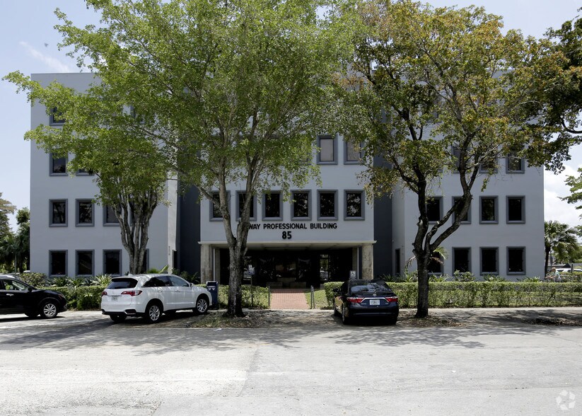 85 Grand Canal Dr, Miami, FL à louer - Photo du bâtiment - Image 3 de 5