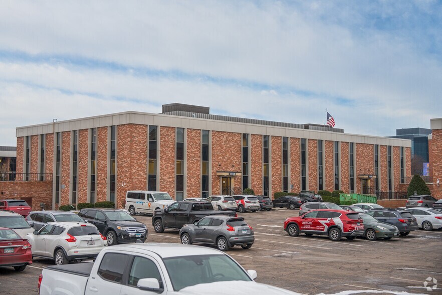7850 Metro Pky, Bloomington, MN à louer - Photo du bâtiment - Image 3 de 11