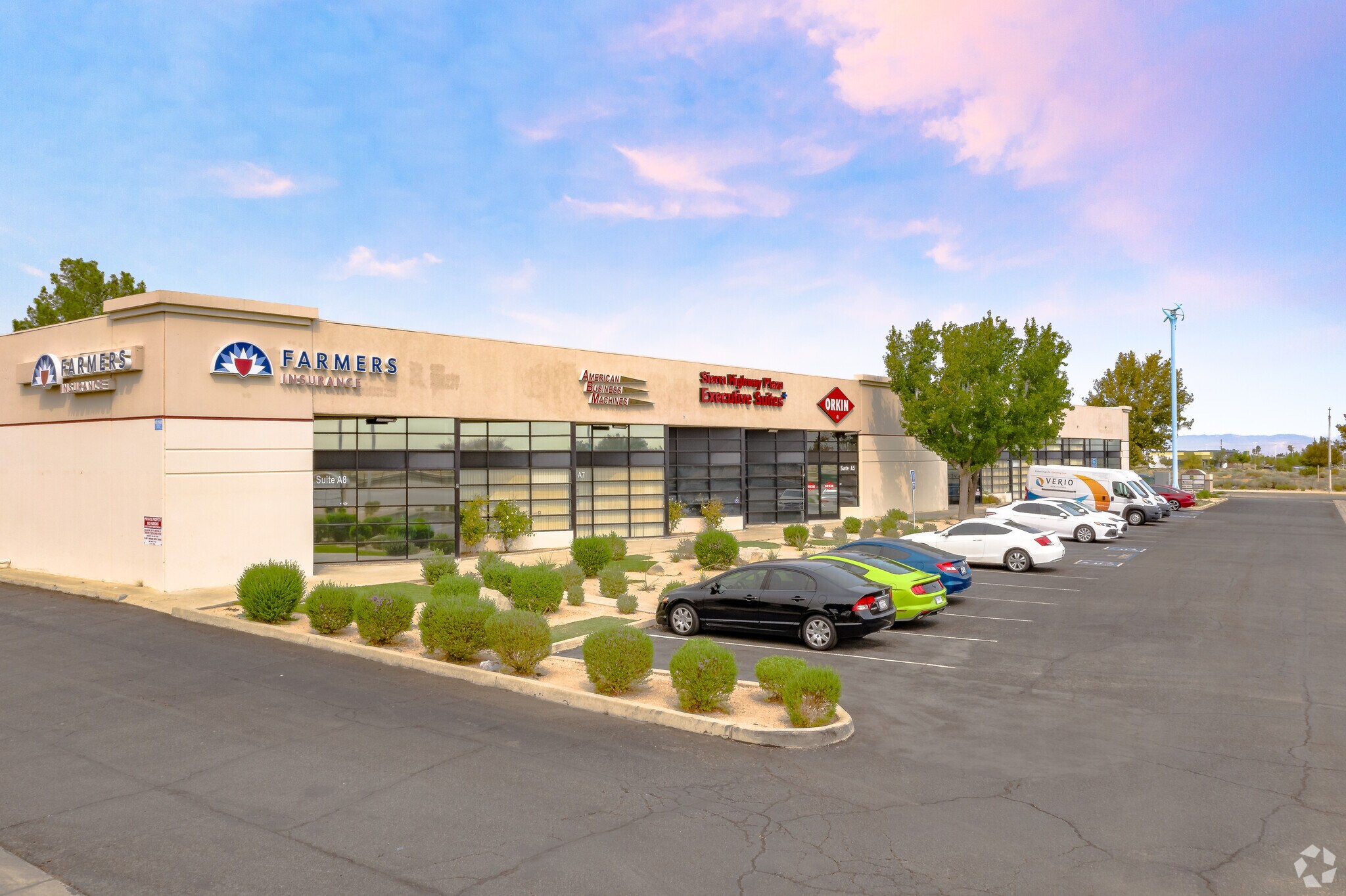 190 Sierra Ct, Palmdale, CA for lease Primary Photo- Image 1 of 4