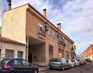 Plus de détails pour Multi-résidentiel à vendre