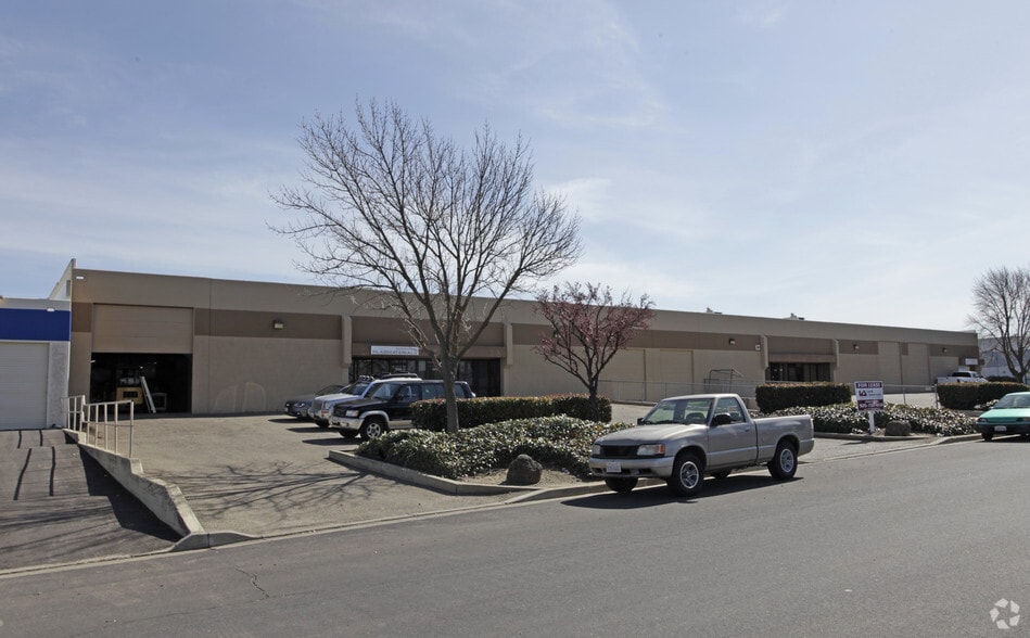 2268-2276 Research Dr, Livermore, CA for lease - Building Photo - Image 2 of 3