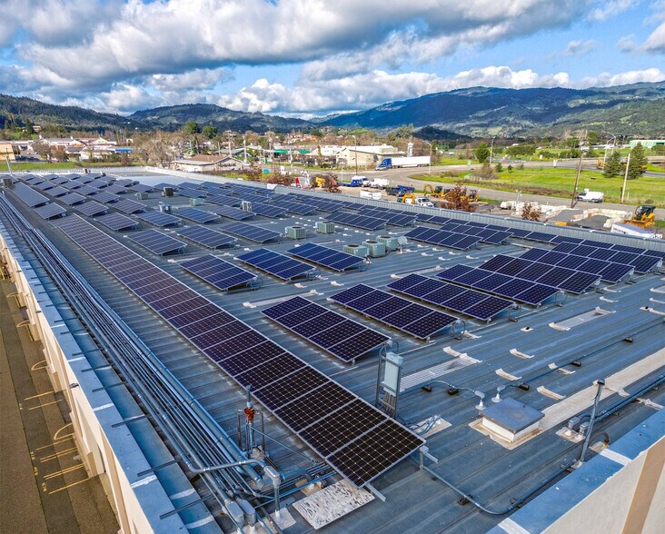 110 Sandholm Ln, Cloverdale, CA à vendre - Photo du bâtiment - Image 3 de 13