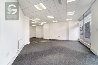 8 Stoneleigh Park Rd, Epsom for lease Interior Photo- Image 2 of 6