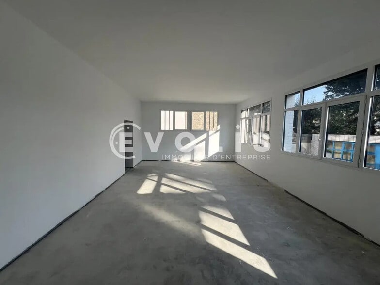 Office in Saint-Maur-des-Fossés for sale - Interior Photo - Image 2 of 10