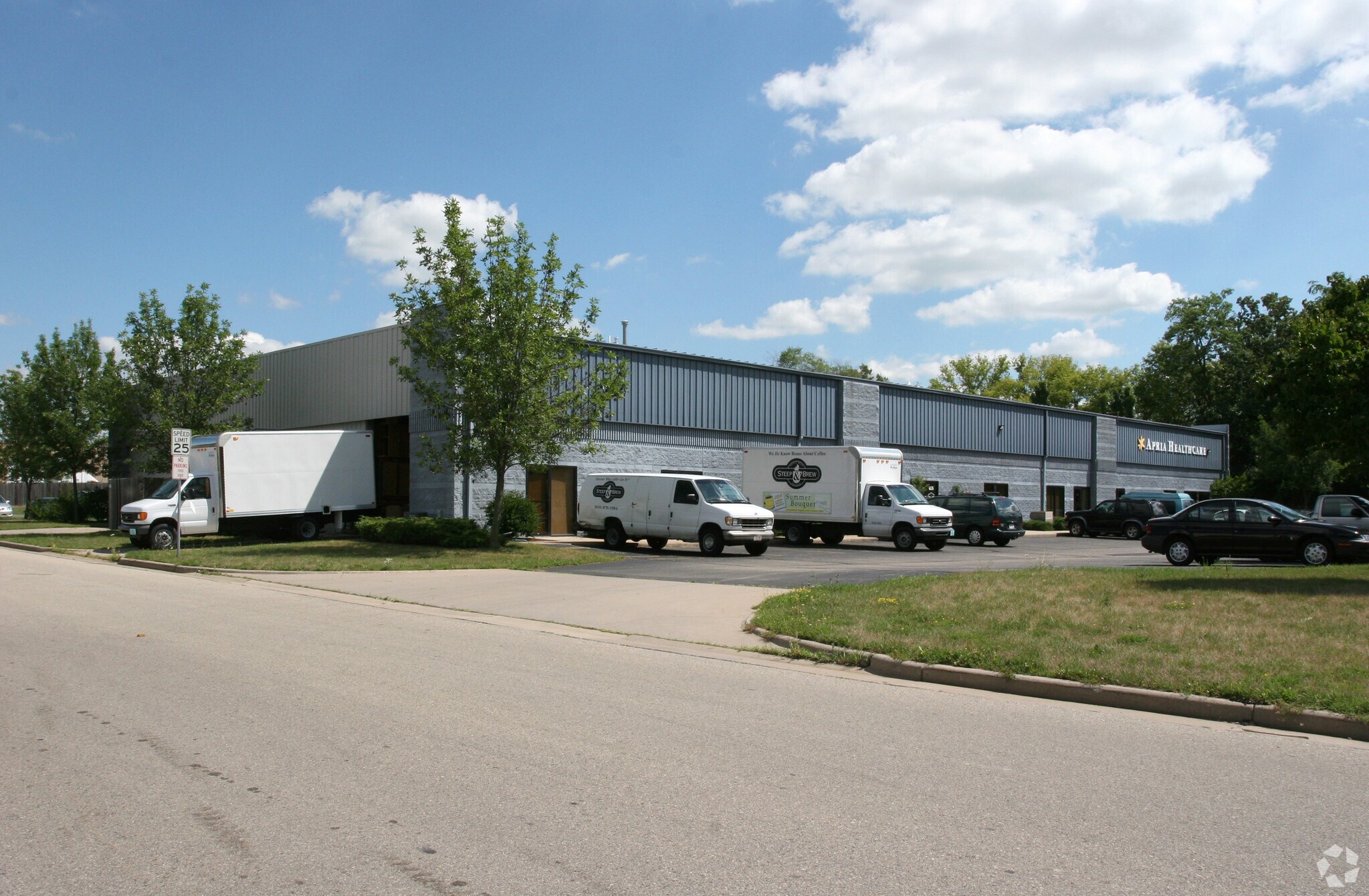 851-859 E Broadway, Monona, WI à louer Photo du bâtiment- Image 1 de 6