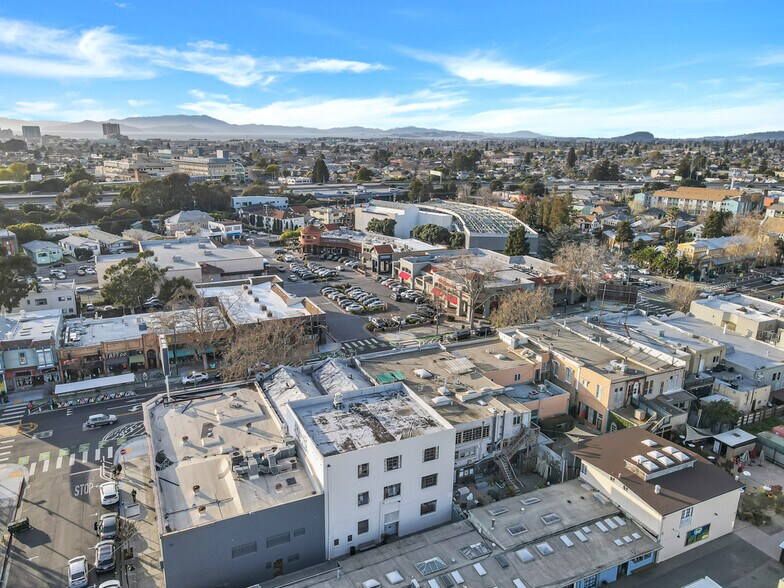 4920 Telegraph Ave, Oakland, CA à louer - Aérien - Image 2 de 11