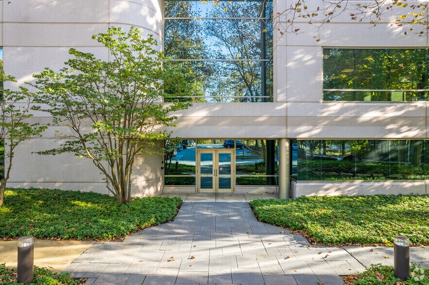 600 Eagleview Blvd, Exton, PA à louer - Photo du bâtiment - Image 3 de 9