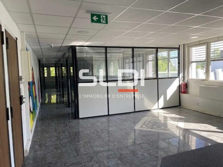 Bureau dans Villeurbanne à louer - Photo intérieure - Image 2 de 15