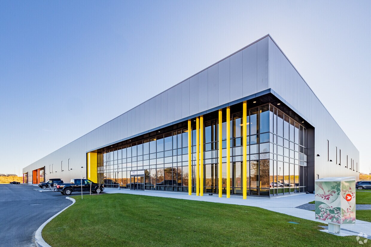 Russell Rd-Building E1, Ottawa, ON à louer Photo principale- Image 1 de 6