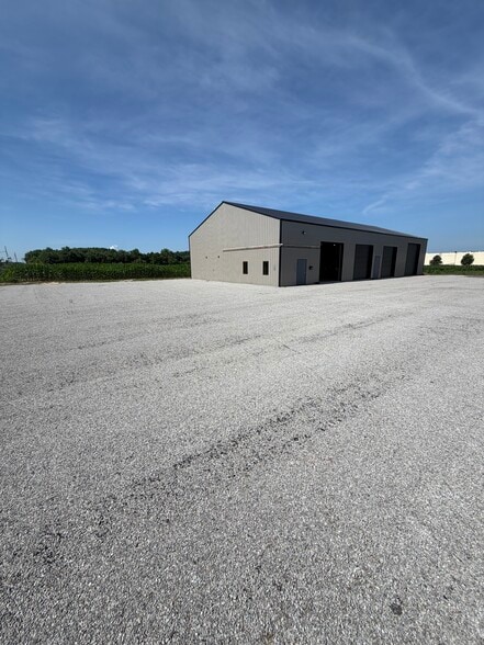 3339 Shun Pike Rd Rd, Madison, IN for lease - Primary Photo - Image 1 of 4