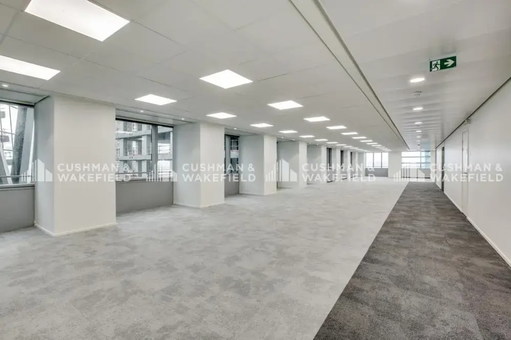 17 Place Des Reflets, Courbevoie for lease Interior Photo- Image 1 of 3