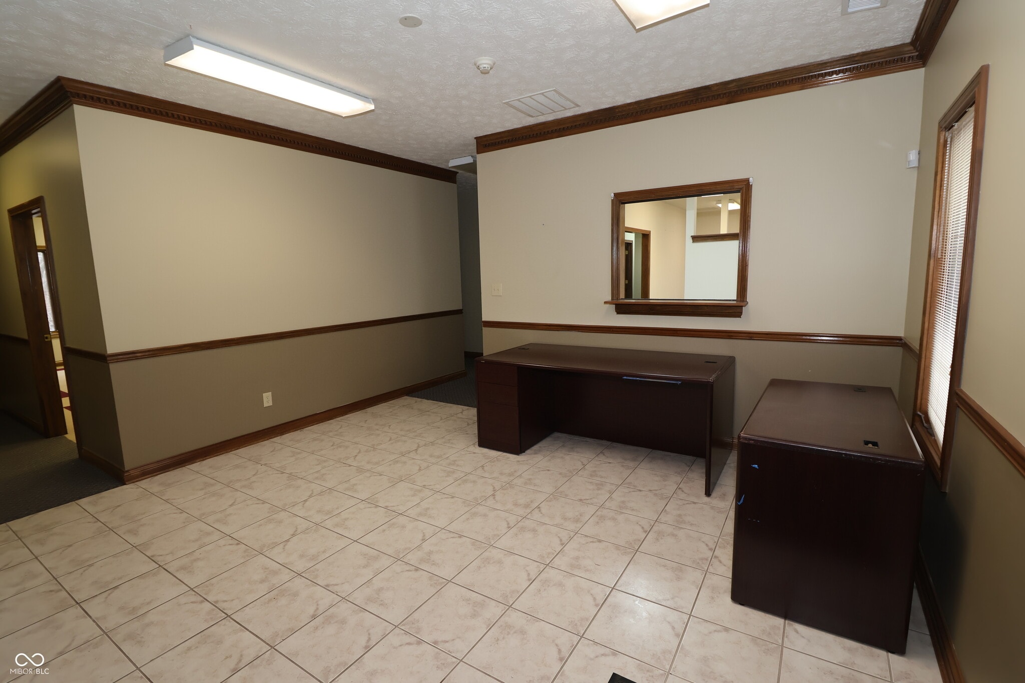 386 Meridian Parke Ln, Greenwood, IN for lease Interior Photo- Image 1 of 21