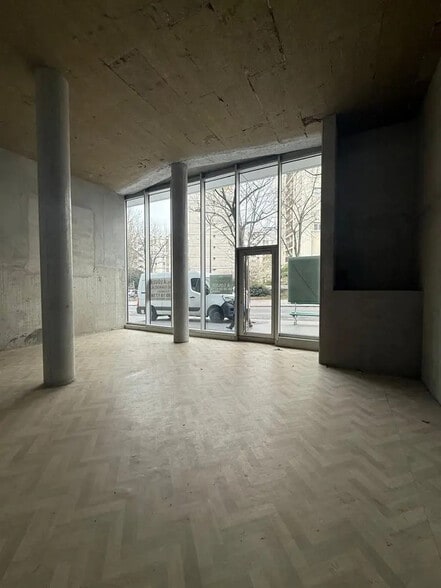 Commerce de détail dans Paris à louer - Photo du bâtiment - Image 2 de 7