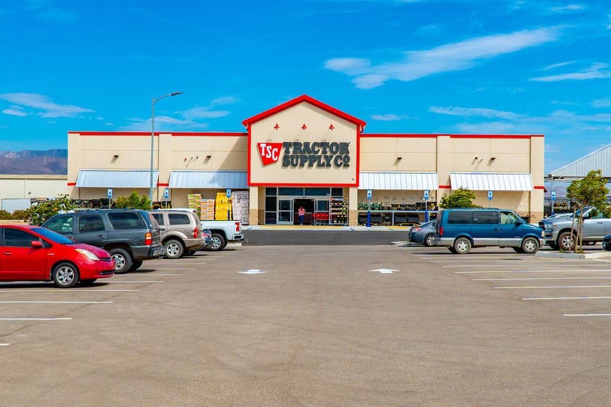 Tractor Supply, Soledad, CA for sale - Building Photo - Image 1 of 9