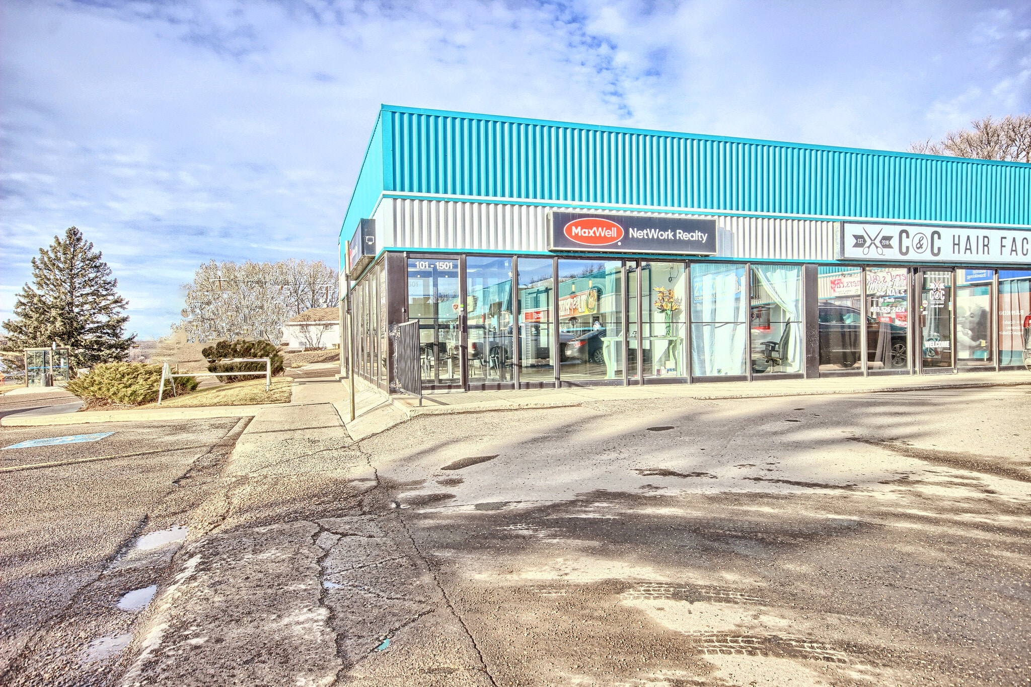 1501 Dunmore Rd SE, Medicine Hat, AB à louer Photo du bâtiment- Image 1 de 7