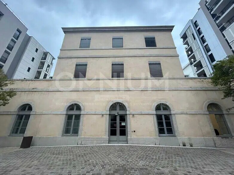 Bureau dans Lyon à louer - Photo du bâtiment - Image 1 de 9