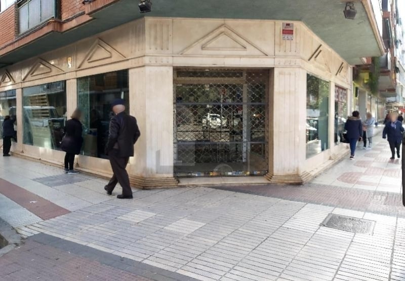 Madrid, MAD 28032 - Unit Puerta 05, Esc. 3 - - Interior Photo - Image 1 of 9