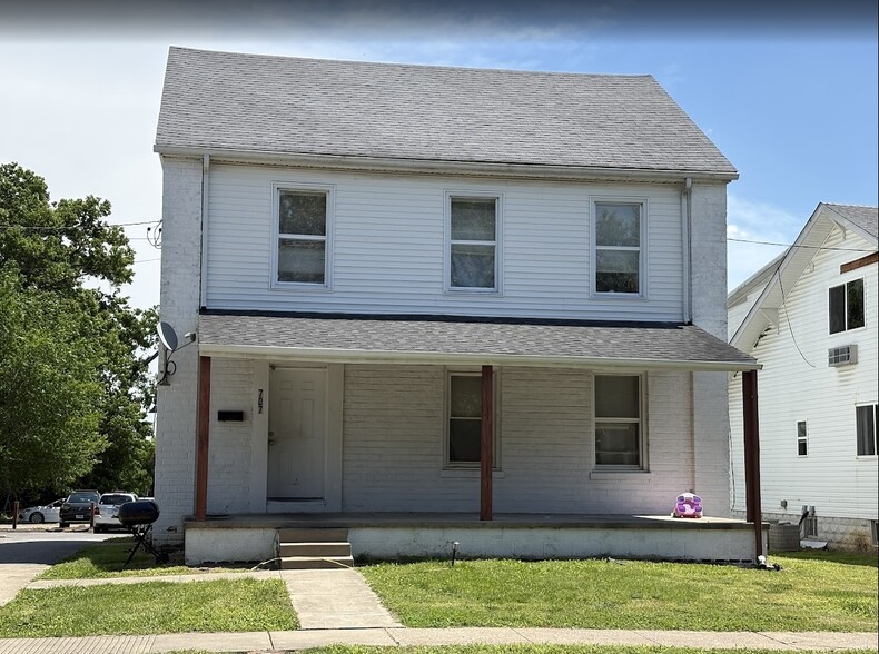 707 S Poplar St, Carbondale, IL à vendre - Photo principale - Image 1 de 1