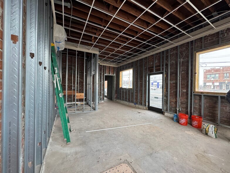 1049 New Britain Ave, West Hartford, CT à louer - Photo intérieure - Image 3 de 13