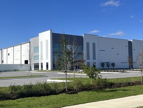 SW Becker Rd, Port Saint Lucie, FL for lease Building Photo- Image 1 of 9