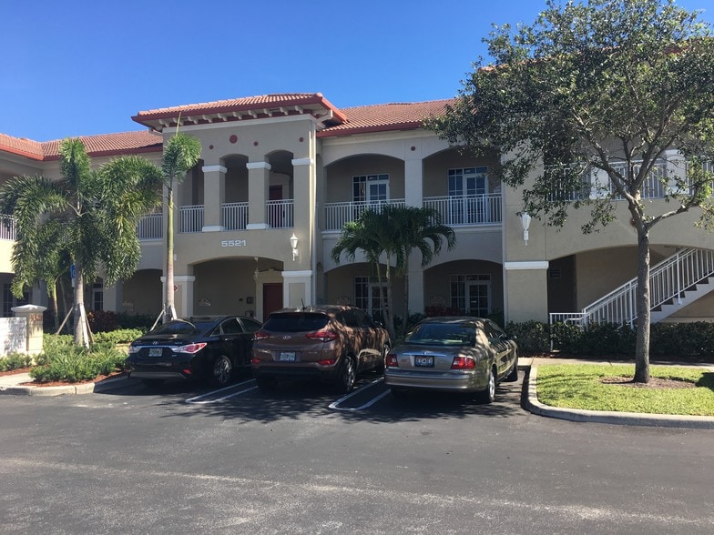 5521 N University Dr, Coral Springs, FL for sale - Primary Photo - Image 1 of 5