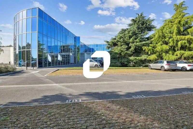 Flex in Évry-Courcouronnes for lease - Building Photo - Image 1 of 10