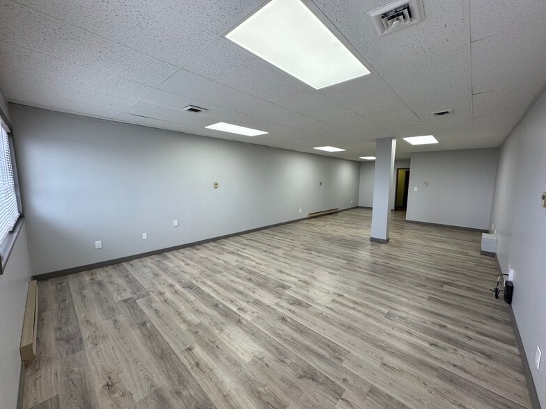 1062-1064 Austin Ave, Coquitlam, BC for lease - Interior Photo - Image 3 of 4
