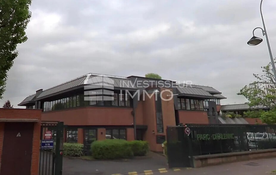 Flex in Saint-Ouen-sur-Seine for lease - Building Photo - Image 3 of 4