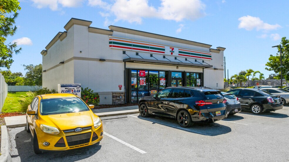 2977A Cleveland Ave, Fort Myers, FL à vendre - Photo du bâtiment - Image 3 de 7