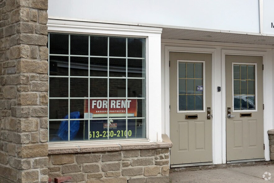 75 Elgin St W, Arnprior, ON à louer - Photo du bâtiment - Image 3 de 3