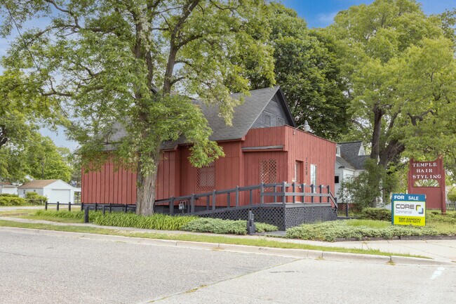 Plus de détails pour 1258 E Apple Ave, Muskegon, MI - Commerce de détail à vendre