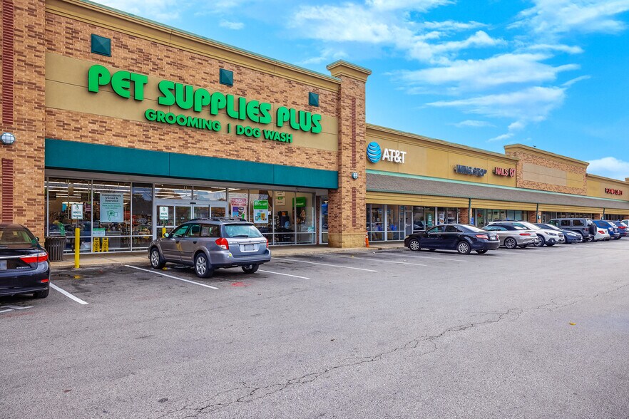 8266 N Lindbergh Blvd, Florissant, MO à louer - Photo du bâtiment - Image 3 de 13