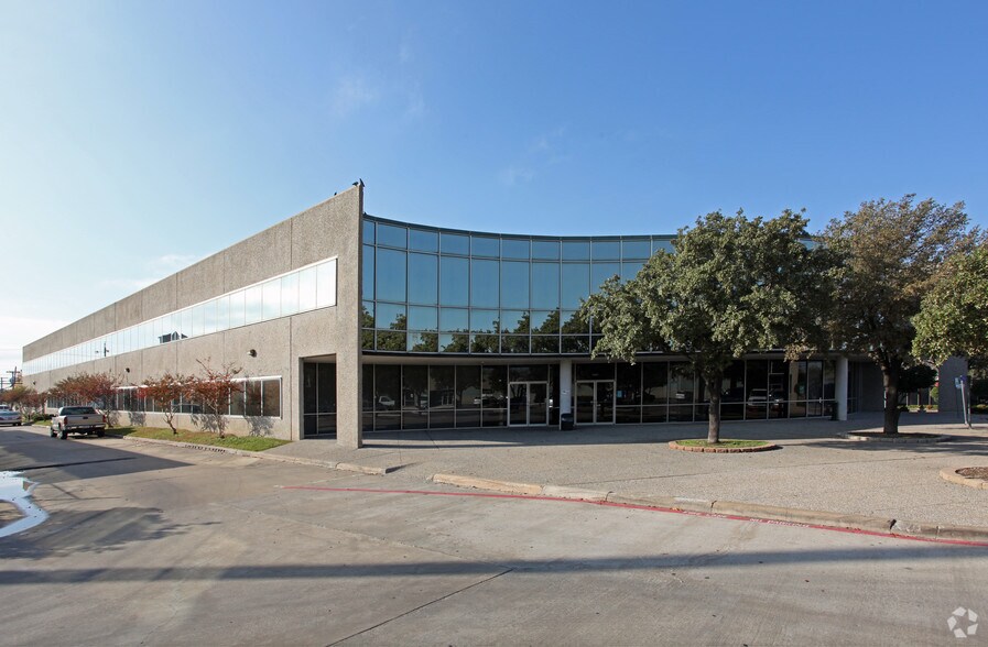 2607 Walnut Hill Ln, Dallas, TX à louer - Photo du bâtiment - Image 3 de 25