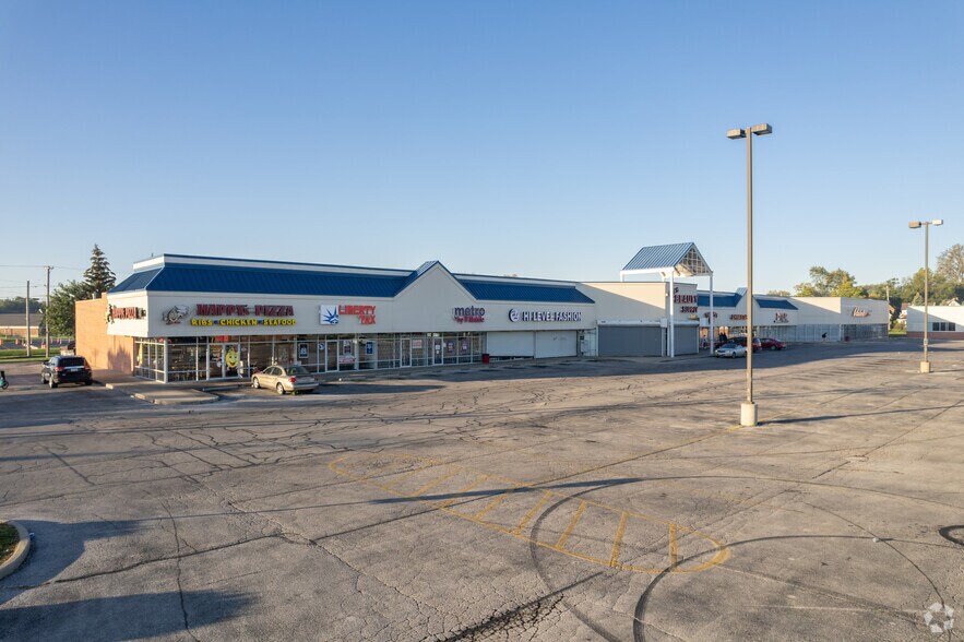 551 Dorr St, Toledo, OH à louer - Photo du bâtiment - Image 1 de 6