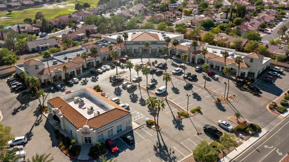 9410-9454 Del Webb Blvd, Las Vegas, NV à louer - Photo du bâtiment - Image 2 de 12