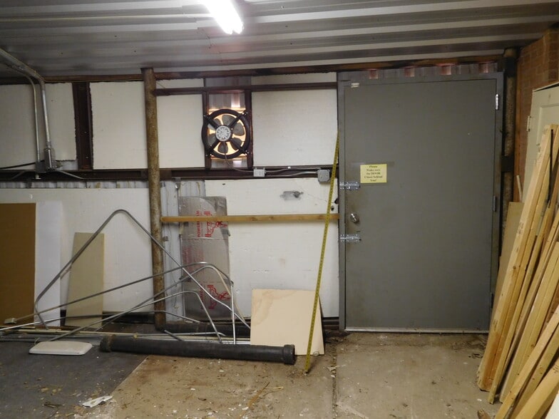 123 S Main St, Winters, TX for sale - Interior Photo - Image 2 of 10