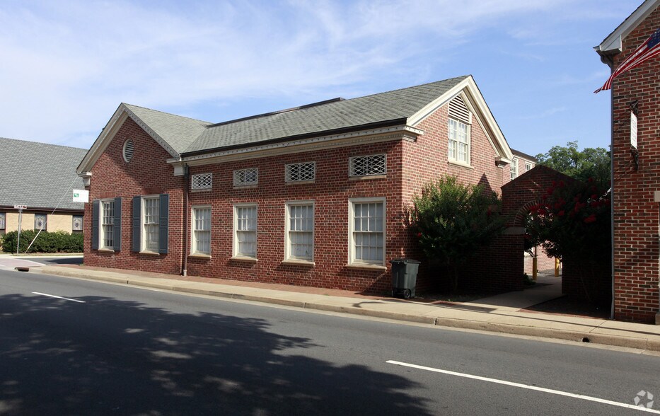 9104 Church St, Manassas, VA à vendre - Photo principale - Image 1 de 1