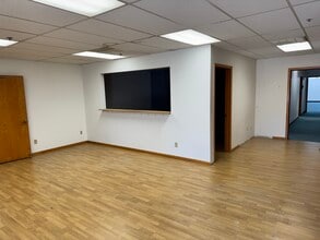 8000-8090 NE University Ave, Minneapolis, MN à louer Photo intérieure- Image 1 de 4