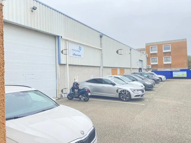 Industrial in Chassieu for lease - Building Photo - Image 3 of 14